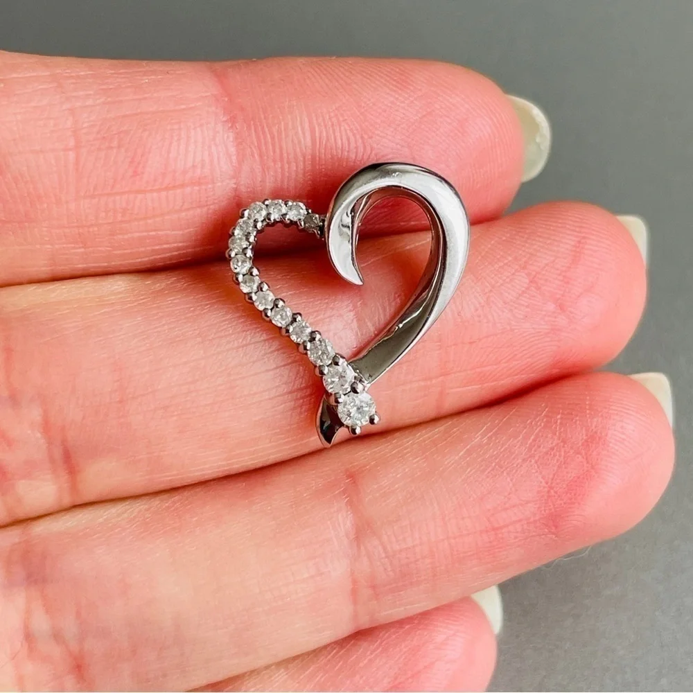 10k White Gold Natural Diamond Pave Heart Pendant Necklace